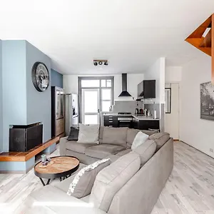 https://family-house-blue-beach.zandvoort-hotels.com